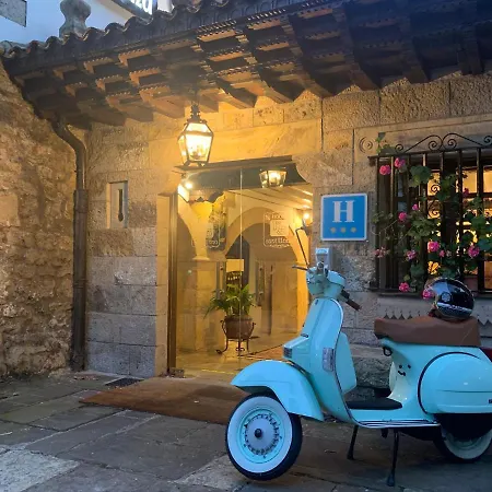 Hotel Santillana