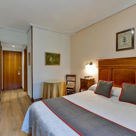 Santillana 3*