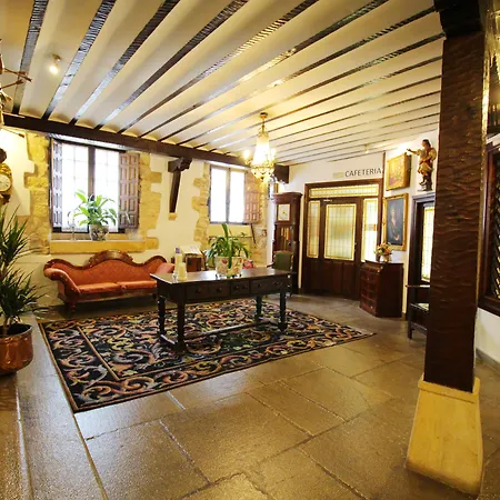 Hotel Santillana