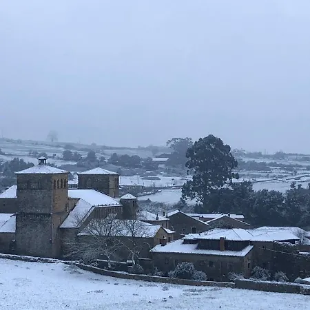 Santillana מלון 3*