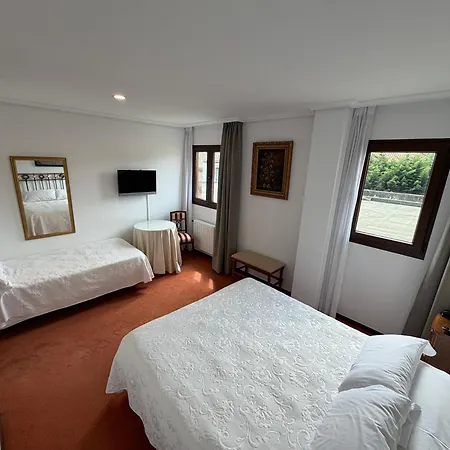 Santillana Hotel