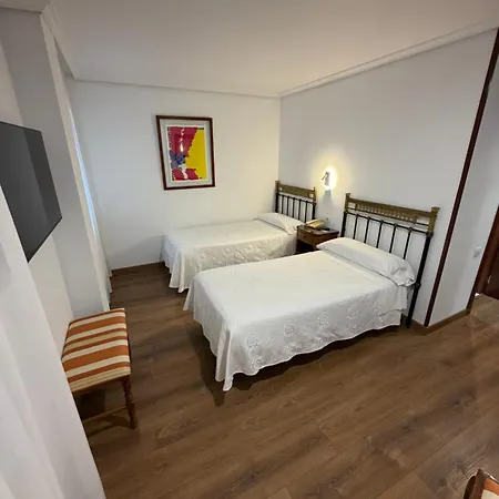 Santillana Hotel 3*