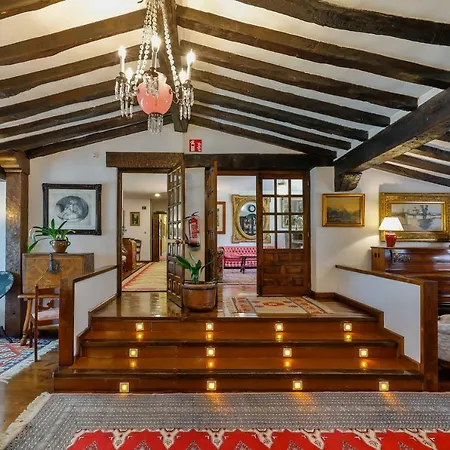 Hotel Santillana