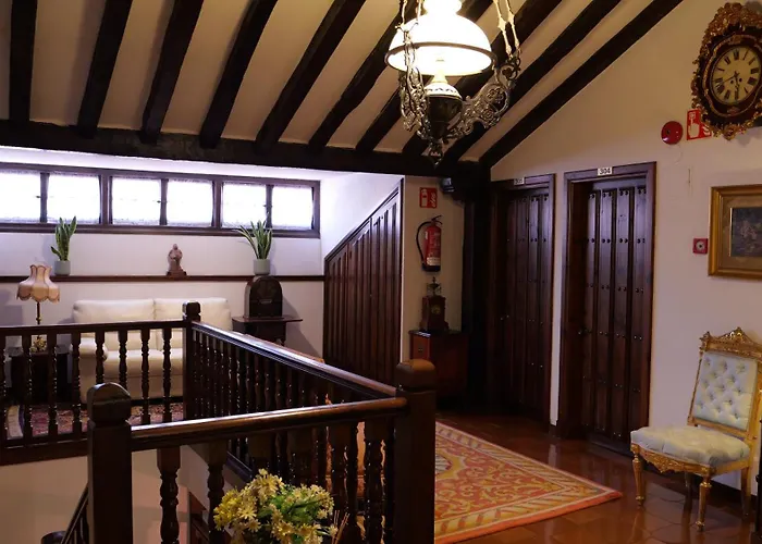 Отель Santillana Сантильяна-дель-Мар