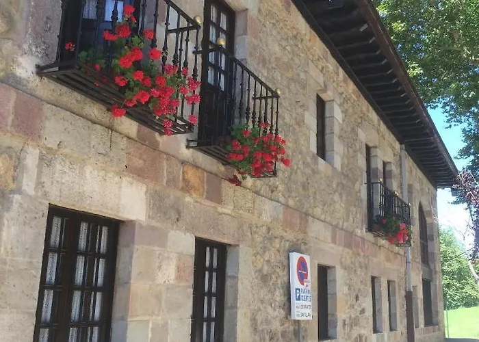 Hotel Santillana 3*