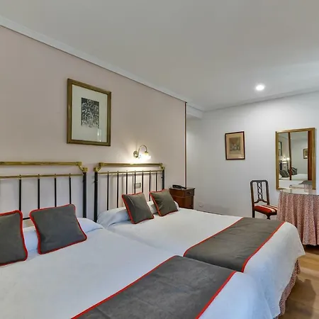 Отель Santillana Сантильяна-дель-Мар