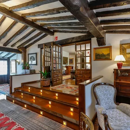 Szálloda Santillana 3*