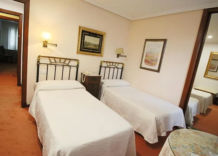 Hotell Santillana 3*