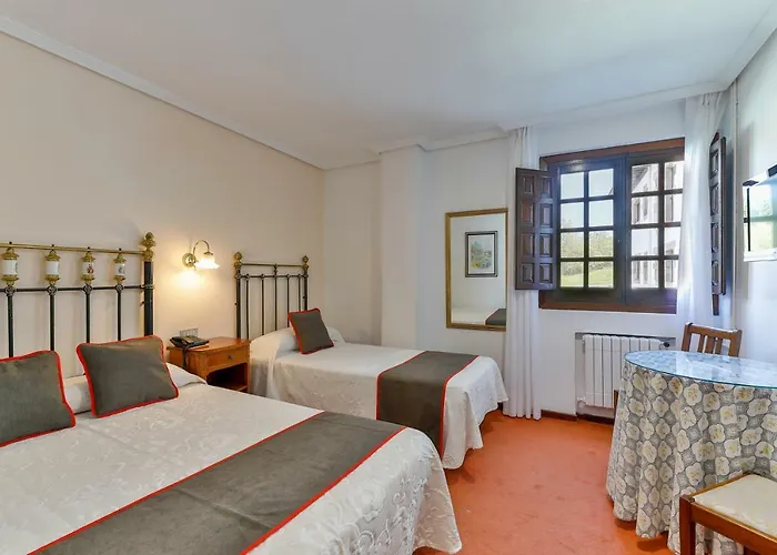 Santillana 3* 桑提亚纳德玛